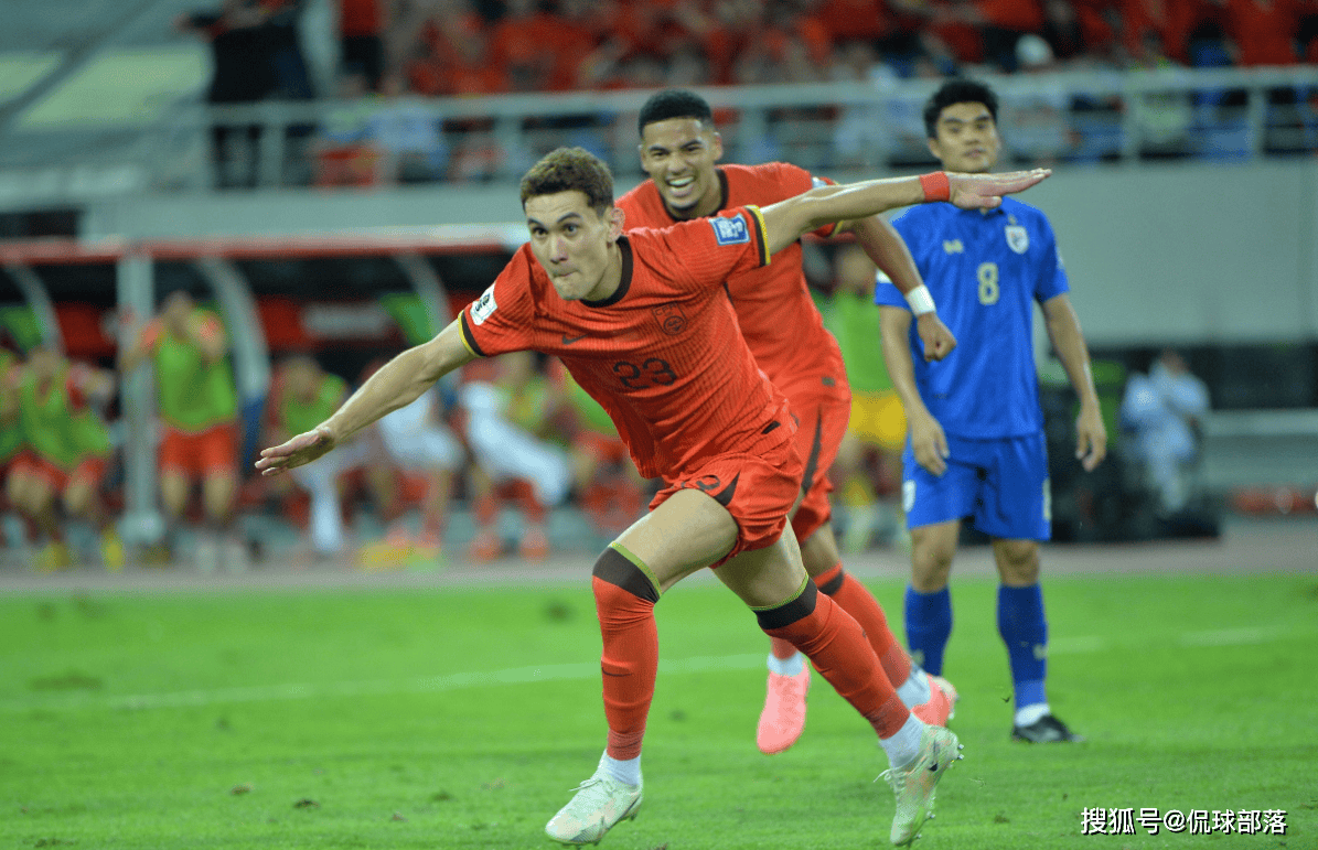 华体会网址-关于泰国羽毛球队绝杀日本羽毛球队,陶菲克完成帽子戏法的信息 第1张 华体会网址-关于泰国羽毛球队绝杀日本羽毛球队,陶菲克完成帽子戏法的信息 第1张